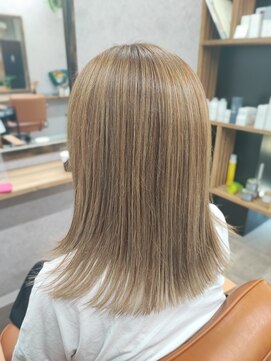 ロジコ(logico) ハイライト×ベージュカラー×白髪ぼかし