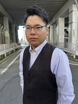 ロミーオム 本厚木(ROMMY. Homme) 刈り上げツイストパーマ無造作アップバングビジネスメンズヘア