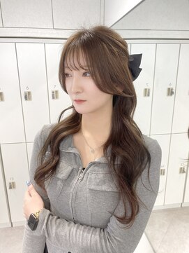 ユーフォリア 渋谷グランデ(Euphoria SHIBUYA GRANDE) レイヤーカット　くびれ巻き　アッシュベージュ