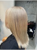 ホワイトベージュ