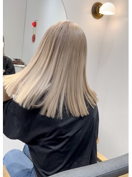 スタン 渋谷(Stam) ナチュラルブロンドウルフカット冬カラー透明感ブリーチ渋谷駅