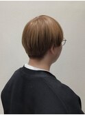 30代40代50代ハイトーンハニーベージュ小顔マニッシュボブ