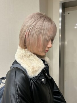 ゼストララ(ZEST Lara) ホワイトベージュ【吉祥寺】斎藤百花