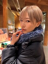 クティエ(Cuthie)&nbsp;#金髪ショート#ハイトーンショート#シースルーバング#20代#30代