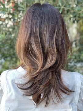 ピンキーウエスト ハイライトカラー+ウルフレイヤー+ブラウンベージュ大人ボブ