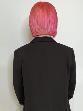 カート バイ デコ(Kurt by DECO) 【小倉修也　切りっぱなしボブ×シンプルピンクカラー】