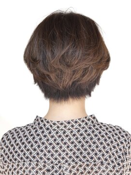 デアカラー 蒔田店(Dea Color) 大人可愛いショートミルクティーベージュメルティカラー