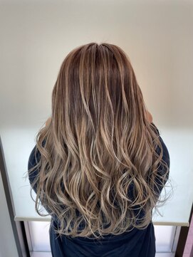 アイズ 渋沢(AIZU) バレイヤージュ/ハイライト/Aujua/ブリーチ/ダブルカラー