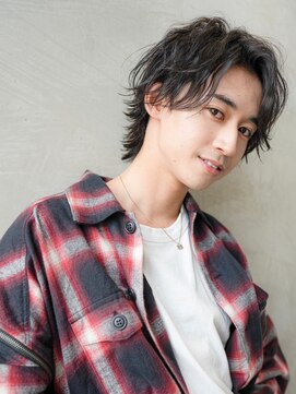 イオ 本厚木(io) 波巻きスパイラルパーマウルフアッシュブラックセンターパート