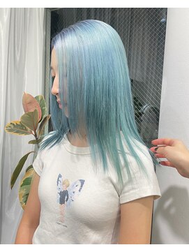 ジーナ オモテサンドウ(XENA) ケアブリーチ×ハイトーン×ライトブルーカラー(表参道)