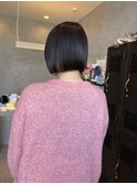 小顔黒髪ナチュラル切りっぱなしミニボブストレートヘア20代30代