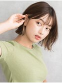 イヤリングカラー×切りっぱなしボブ