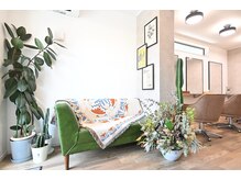 ヘアーサロン レノフ(hair salon RENOFU)の雰囲気（開放感のある、明るい店内☆）