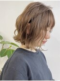 ショートヘア顔周りレイヤーブリーチダブルカラーショートボブ