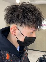 エルマーク 表参道(L-MARK) ツイストスパイラル/メンズ/学割/フェザーパーマ/センターパート