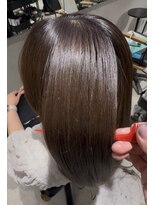 ギルド(Guild) 透明感あふれるシルバーグレージュ×髪質改善ULTOWA