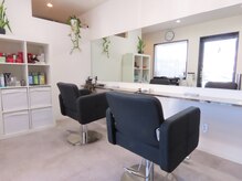 ｓａｌｏｎ　Ｃｒｅｖｉｏ　の雰囲気（2席のプライベート空間でお子様連れでもくつろげるサロン）