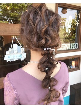 ニコ(25-niko-) ヘアアレンジ~編みおろし~ 西田