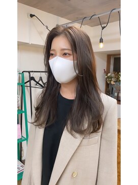 シー(see) 韓国風レイヤースタイル!こなれ感重視のアッシュカラー