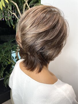 ステア ケース(stair case) 白髪が少ないけど気になる方はこれ！ナチュラルマットブラウン