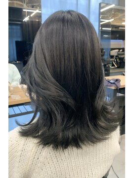 アリュウル 表参道(ALLURE) 艶髪グレーブルーカラー　くびれヘア
