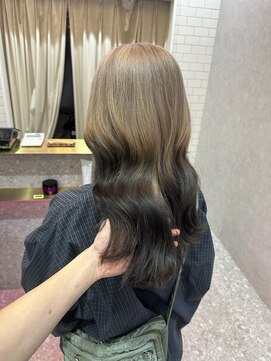 ロンド レア 天神大名店(Lond Le’a) 天神大名ダブルカラーケアブリーチホワイトベージュルーツカラー