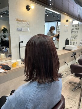 コワファーストナガサキシャンプーボーイ(COIFF1RST NAGASAKI SHAMPOO BOY) ぱつっとレイヤーボブ