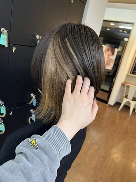 クオン 伊勢崎(QUON.) インナーカラー/ウルフヘア