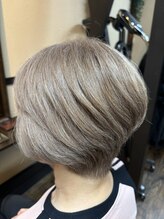 コネクト(Connect) グラデーションボブ白髪ボカシスタイル