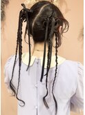 カチモリヘアアレンジ　ツインアレンジ　三つ編み　リボン