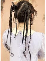 サロン ド ユーア(salon de yuua) カチモリヘアアレンジ ツインアレンジ 三つ編み リボン