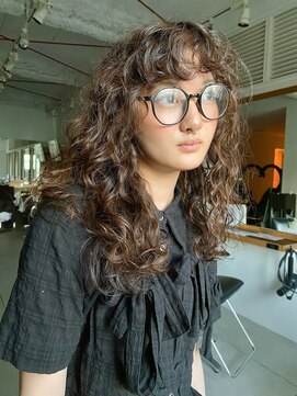 ナループロアツム(Nalu pu loa Tsum) ハードパーマ/ミディアムパーマ/ウルフ