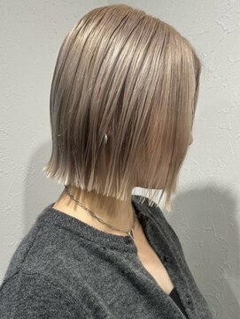 イワッシュ 大和駅店(IwAsh) レイヤーカット/ミルクティーグレージュ/ダブルカラー/ショート