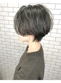 マッシュショート 大人可愛いショートヘア 前髪なし レイヤー
