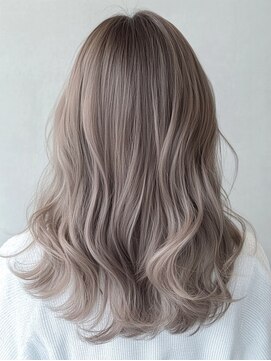 リトバイトゥルークリエイション 大宮(Re:to by True Creation) 【大人フェミニン】透明感グレージュ×艶質感