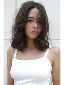 ビュートリアム 南青山(BEAUTRIUM) 海外ヘア海外レイヤー重めミディアムレイヤー表参道青山30代40代