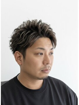 アヴニール アックス(Avenir axe) スパイキーショート ピンパーマ 眉カット