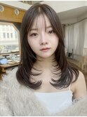 ミディアムレイヤーグレージュブリーチなし顔まわり前髪カット