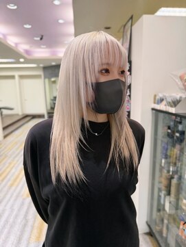 アフューズバイストゥー(Vfuse by StueW) ホワイト×エンドカラー◎