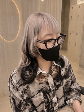 ウリ 横浜(uli) ホワイトアンブレラカラー×レイヤーカット