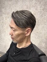 キタセンジュバーバー バイ ティーズ(KITASENJU BARBER by T's) 筋感 シルバー ハイライト