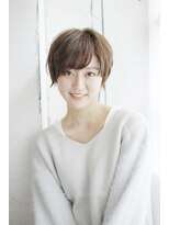 ラリラモーヴ&nbsp;ナチュラルなクシュとしたショートボブスタイル