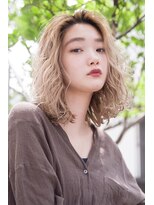 ロジッタ(ROJITHA)&nbsp;【ROJITHA】  ホワイトベージュ×ふわふわカール