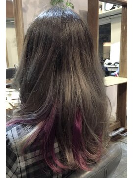 ビヨンドイー(beyond E) グレージュグラデーションカラーインナーカラーピンクパープル