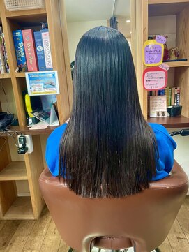 クネア(kunea) 切りっぱなしロング/暗髪