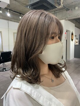 カフカ(CAFCA) グレージュカラーの韓国ヘア