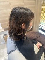 ミューシェレゴ(meauche...lego)&nbsp;ゆるふわウェーブ/ミディアム/白髪ぼかしハイライト