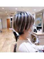 ヘアーアンドスパ フラップス(FLAPS) コントラストショート