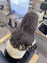 ローレン(Lolen.)&nbsp;オリーブグレージュ/小顔に見せるヘア sayuri