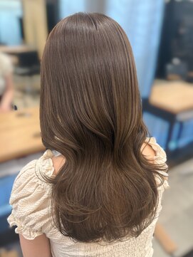 アリュウル 表参道(ALLURE) ブリーチなしwカラーでつくるヘーゼルベージュ◯伊藤